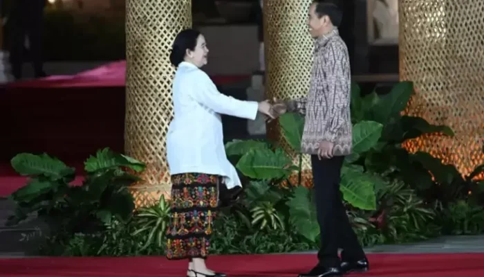 Bertegur Sapa dengan Jokowi, Netizen Puji Puan Warisi Sikap Negarawan Taufiq Kiemas