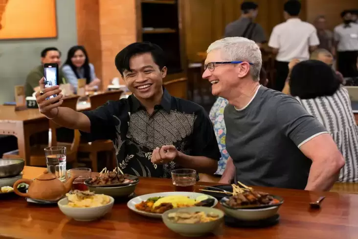 direktur utama Apple Tim Cook Berkunjung ke Indonesia, Menkominfo Sebut Bakal Ada Kejutan