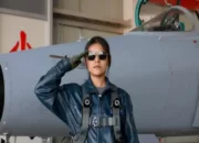 Gadis Cantik Ini adalah Jadi Wanita Pertama Tibet yang tersebut Terbangkan Jet Tempur