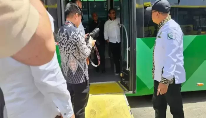 Gus Men Cek Bus Salawat Lansia lalu Disabilitas dengan Deck Khusus