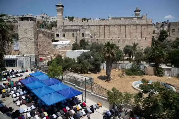 Tentara negeri tanah Israel Tutup Masjid Ibrahimi dikarenakan Digunakan Umat Yahudi Merayakan Paskah
