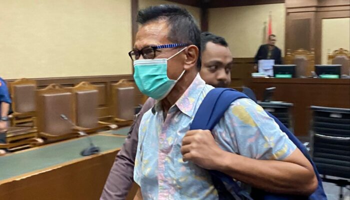 Soetikno Soedarjo dituntut 6 tahun penjara di tindakan hukum pengadaan pesawat