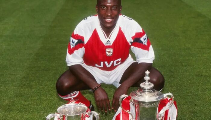 Mantan penyerang Arsenal Kevin Campbell meninggal bola