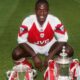 Mantan penyerang Arsenal Kevin Campbell meninggal bola