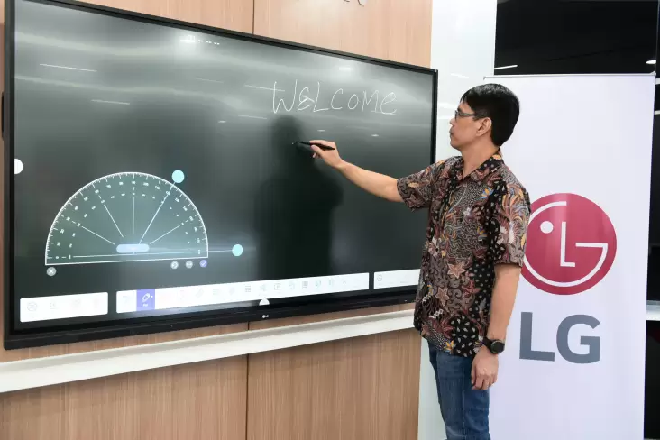 LG Perkuat Komitmen Lokal: 6 Sistem TV dan juga Digital Display Raih TKDN Tinggi