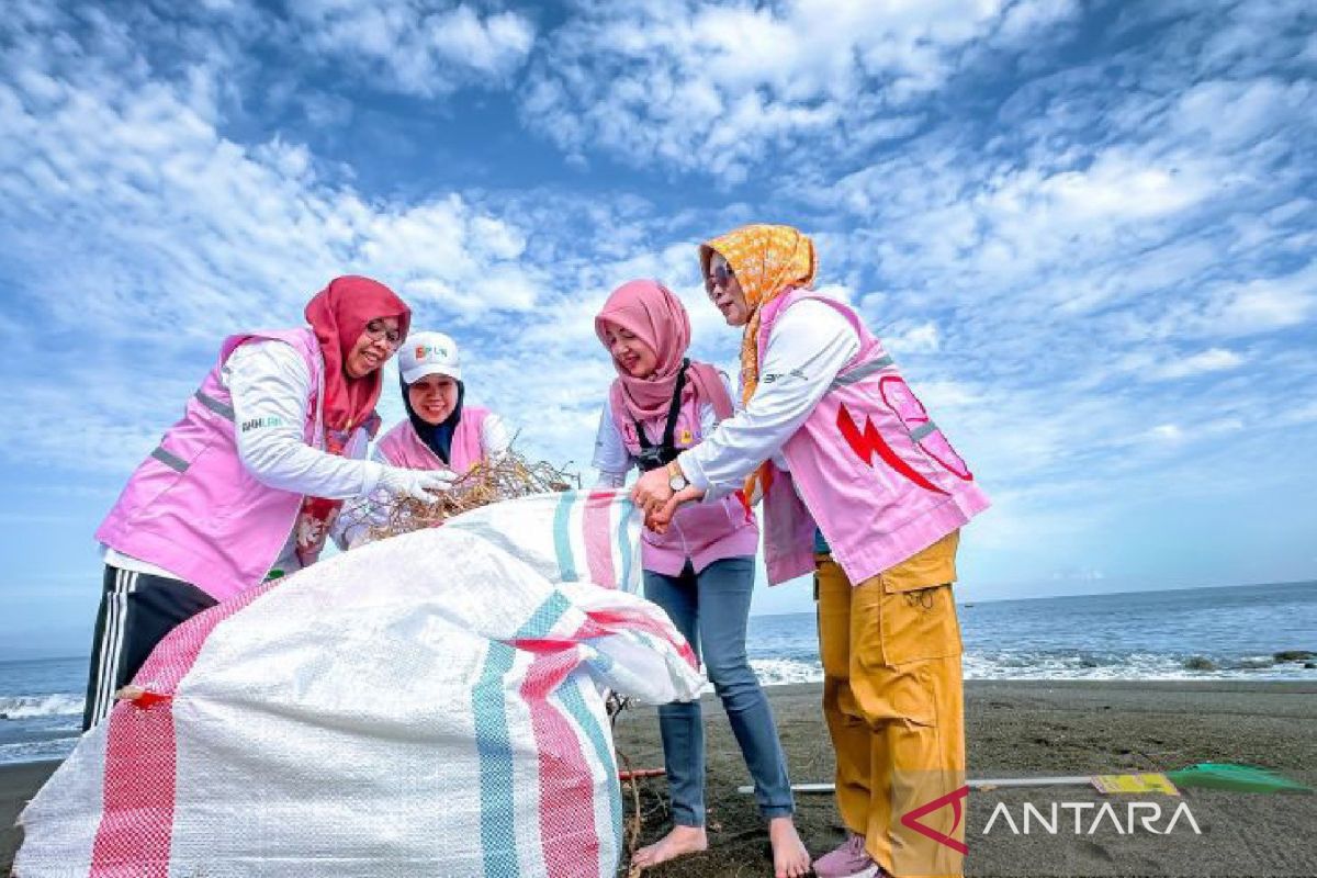 Srikandi PLN NTB berazam memperkuat acara peduli lingkungan