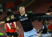 Pesepakbola Inggris Ross Barkley kembali berlabuh ke Aston Villa