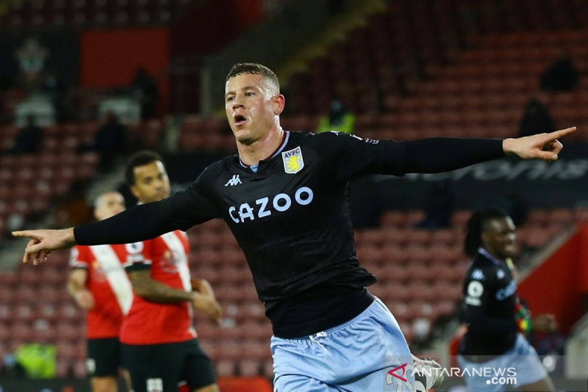 Pesepakbola Inggris Ross Barkley kembali berlabuh ke Aston Villa