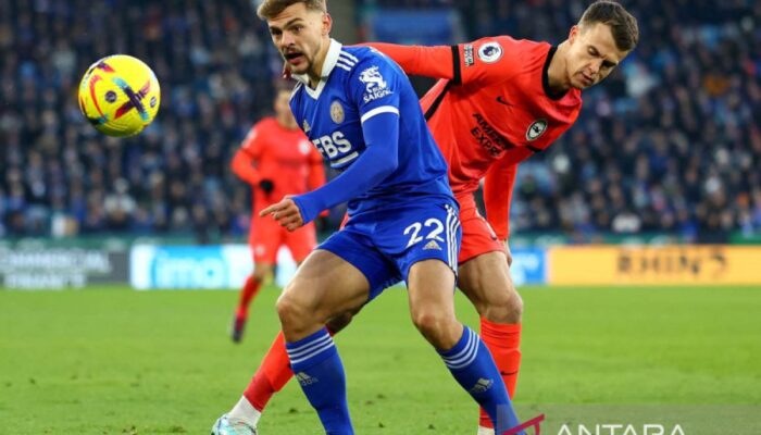 Chelsea mendatangkan gelandang Leicester Kiernan Dewsbury-Hall