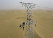 Proyek listrik dengan menara transmisi tertinggi Xinjiang rampung