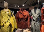 Pakaian serta perhiasan mendiang Vivienne Westwood dilelang