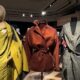 Pakaian dan juga perhiasan mendiang Vivienne Westwood dilelang